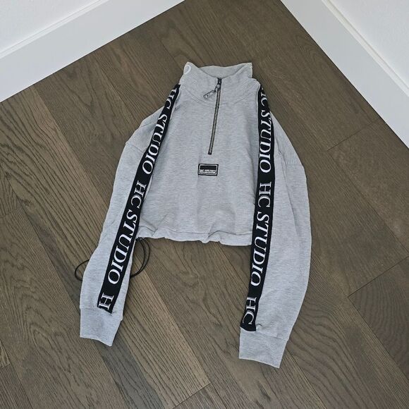 Holland Cooper HC Studio Crop Half Zip Sweat in Heather Gray - Picture 6 of 16